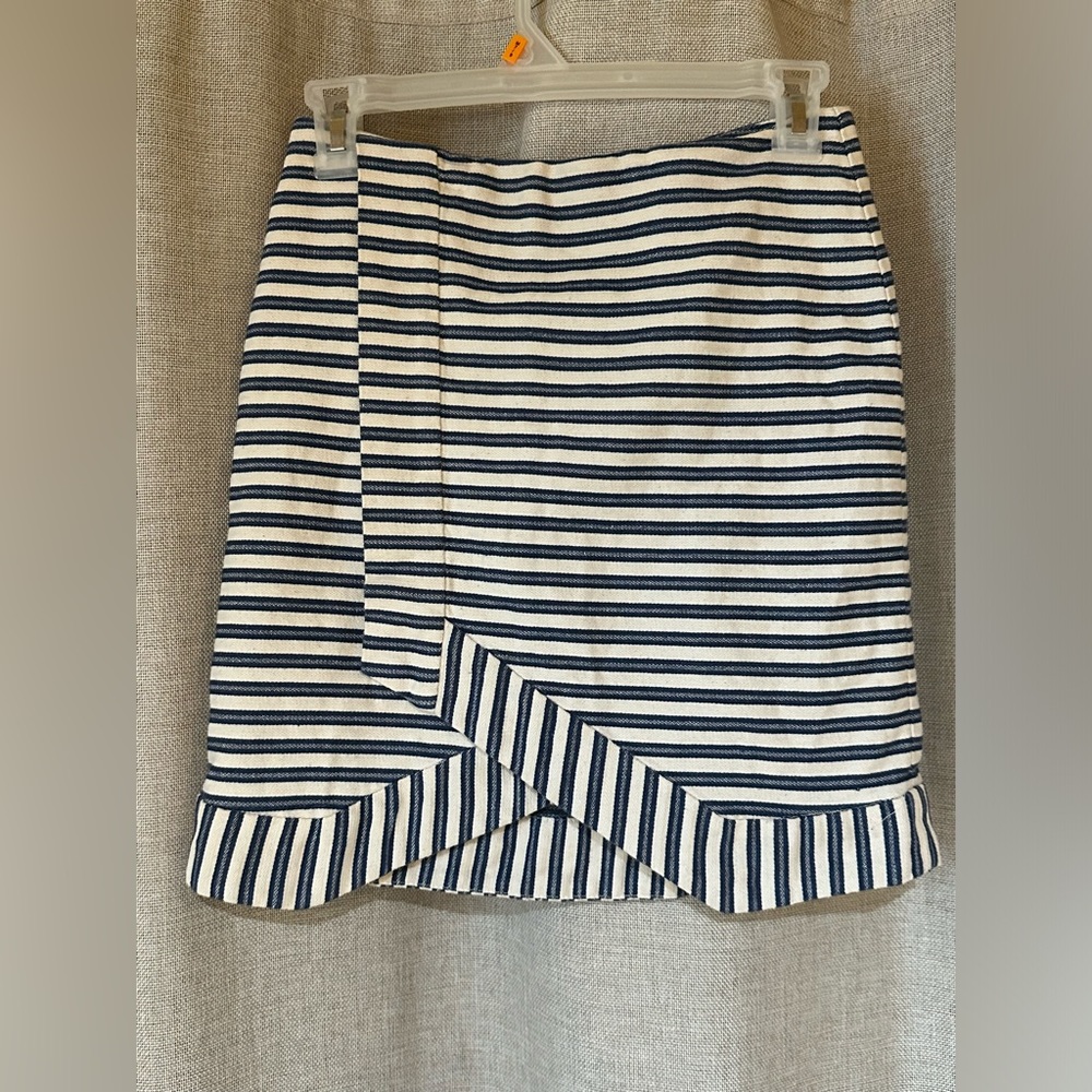 Gianni Bini•asymmetrical skirt•women’s small•blue & white stripes•faux wrap